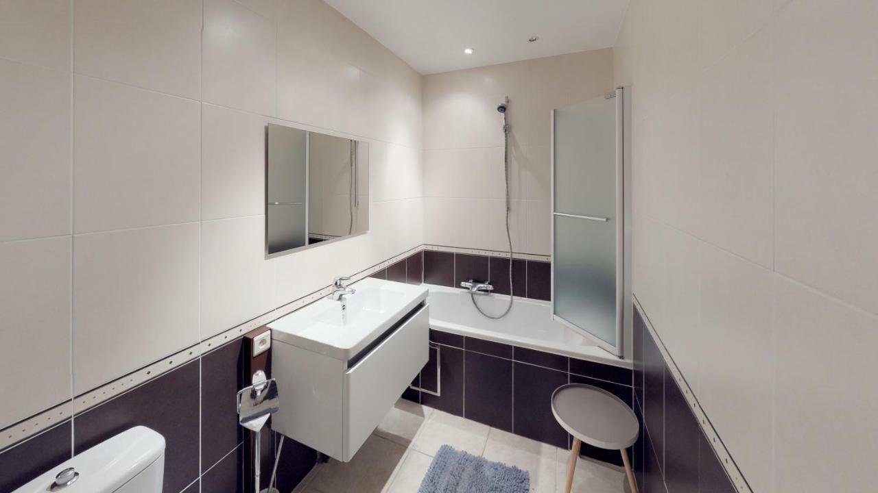 Deluxe Apartment With Shared Pool ออสเทนด์ ภายนอก รูปภาพ